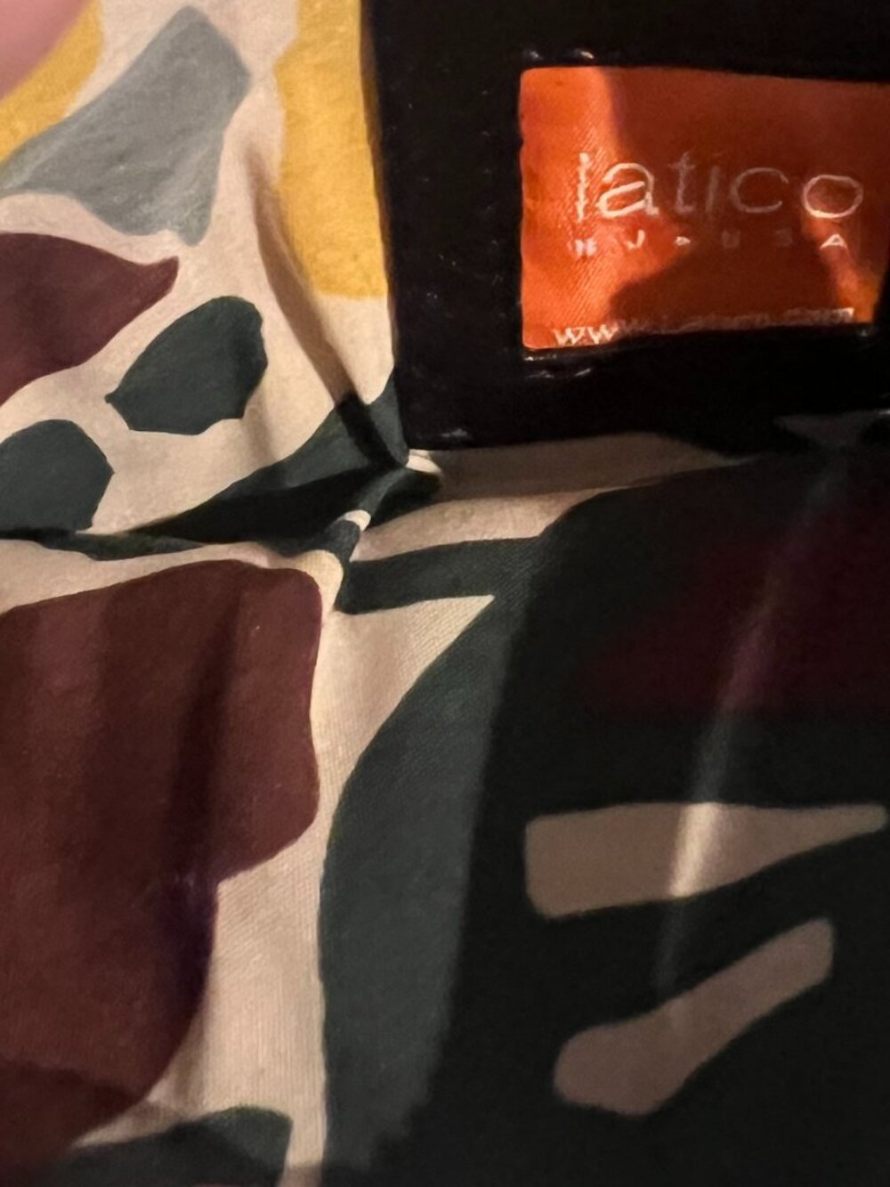 NWT Latico Leathers 4669 Clutch Wallet Black Full-Grain Leather Abstract Lining